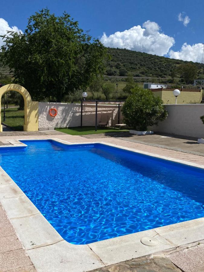 Casa Rural Montes De Trigo Jerez De Los Caballeros Exterior foto